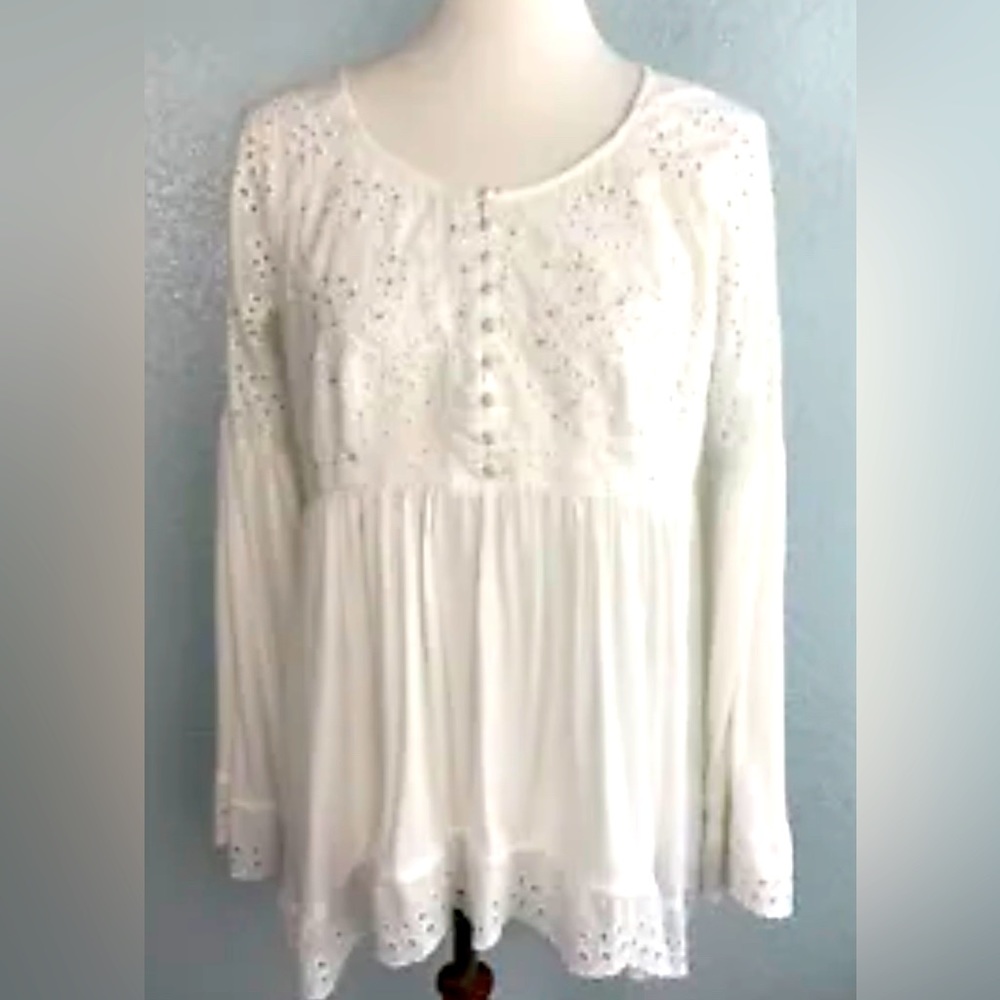 Free People Large flowy empire cut blouse with big sleeves, sequins, needlework